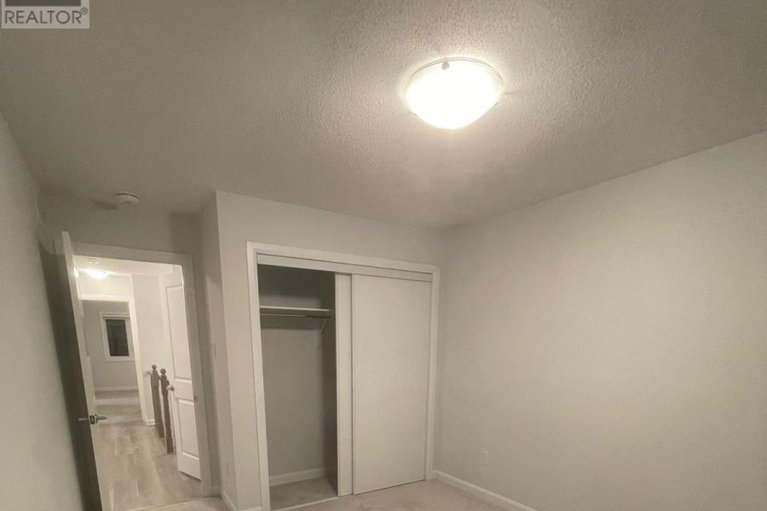 29386902/1075-ballyhale-heights/half-moon-bay/ottawa/ontario/K2J6Y1_30