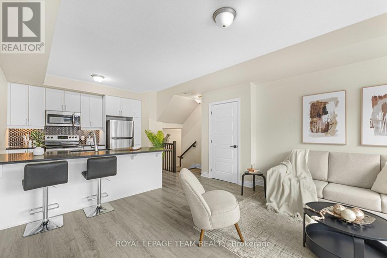 29240133/625-makwa-private/cfb-rockcliffe-and-area/ottawa/ontario/K1K5A4_5