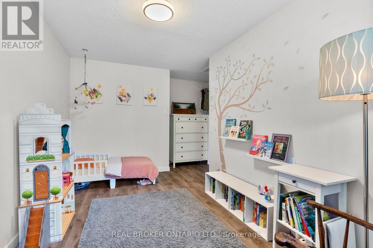 28983719/a-3911-old-richmond-road/arbeatha-park/ottawa/ontario/K2H8T9_21