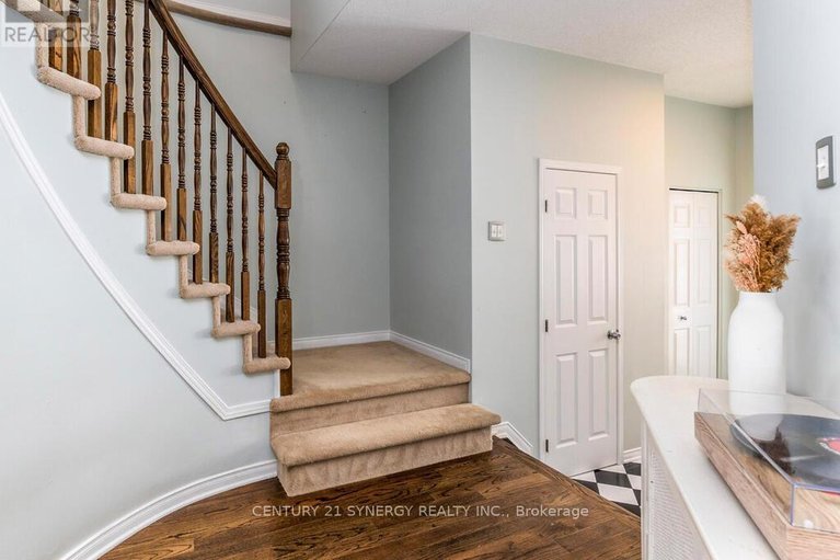 29486485/167-romina-street/emerald-meadowstrailwest/ottawa/ontario/K2S0J3_17