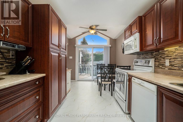 28558570/170-midsummer-terrace/queenswood-heights-south/ottawa/ontario/K1E3V6_5