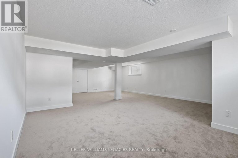 28608442/11-mendoza-way/emerald-meadowstrailwest/ottawa/ontario/K2S1B6_37