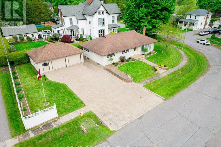 28357814/7-brouse-drive/iroquois/south-dundas/ontario/K0E1K0_37
