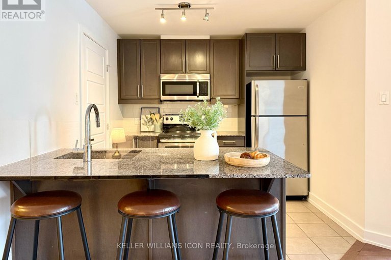 29218513/1008-330-titan-private/borden-farmstewart-farmcarleton-heightsparkwood-hills/ottawa/ontario/K2G1G3_13