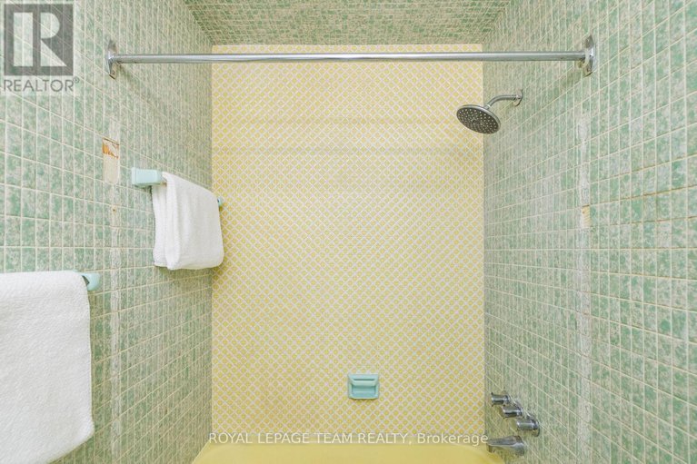 29244449/2358-malone-crescent/queensway-terrace-southridgeview/ottawa/ontario/K2C1L5_32