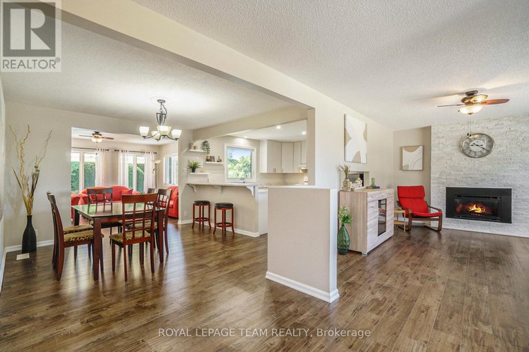 28576788/6870-edgar-brault-street/orleanssunridge/ottawa/ontario/K1C1L7_3