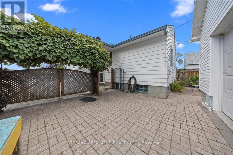 28777178/1490-laperriere-avenue/carlington/ottawa/ontario/K1Z7S9_27