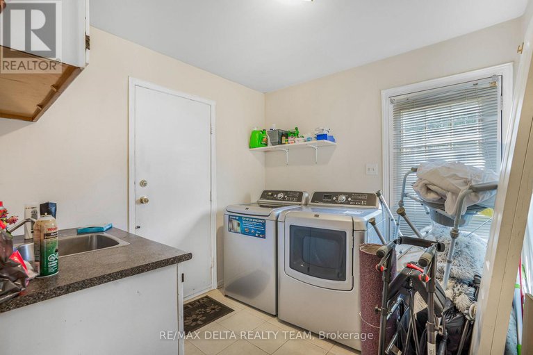 28836365/6321-fortune-drive/convent-glen-north/ottawa/ontario/K1C2A4_13