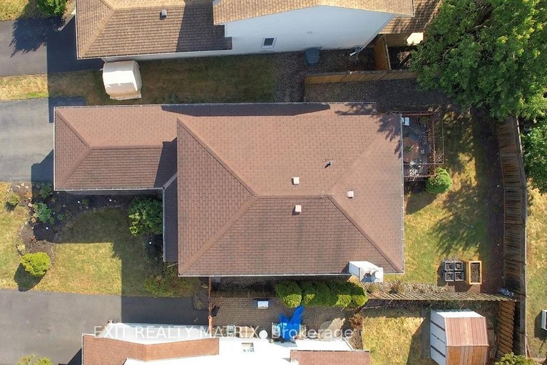 29636686/555-apollo-way/fallingbrookpineridge/ottawa/ontario/K4A1V1_42