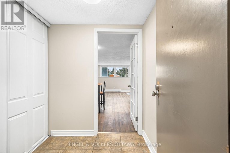 29231547/109-6532-bilberry-drive/orleans-wood/ottawa/ontario/K1C4N9_5