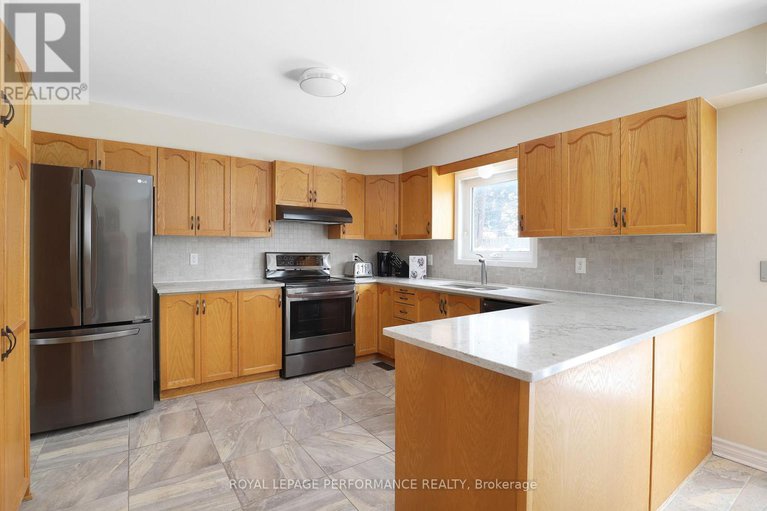 29355185/10-ellisson-way/hunt-club-park/ottawa/ontario/K1G4N8_6