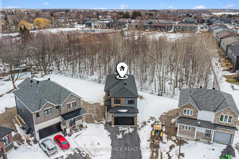 29540688/14-academie-street/embrun/russell/ontario/K0A1W0_46