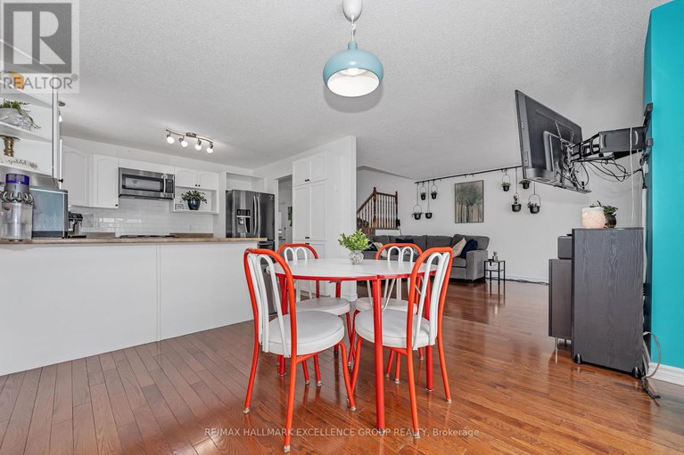 28146924/581-emerald-street/town-of-rockland/clarence-rockland/ontario/K4K0B9_15
