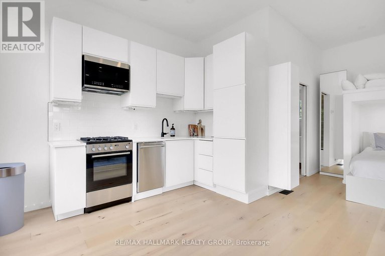 28484970/227-grandview-road/crystal-bayrocky-point/ottawa/ontario/K2H8B9_27