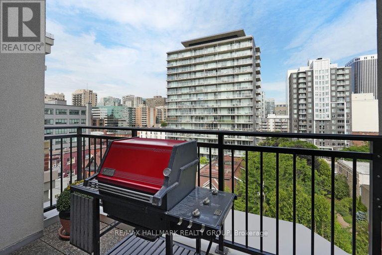 28811810/ph2-364-cooper-street/ottawa-centre/ottawa/ontario/K2P2P3_29