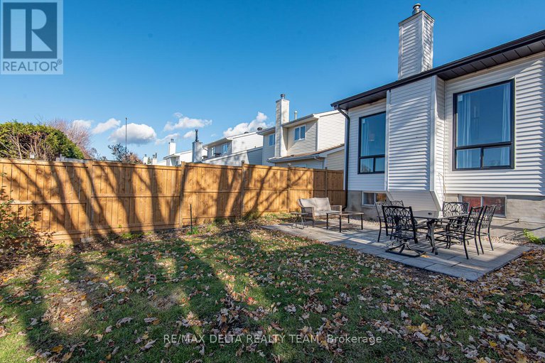 29081598/276-turnstone-court/chatelaine-village/ottawa/ontario/K1E2V2_32
