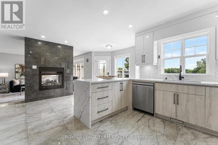 28628335/7474-mitch-owens-road/osgoode-twp-north-of-reg-rd-6/ottawa/ontario/K4P1K9_17