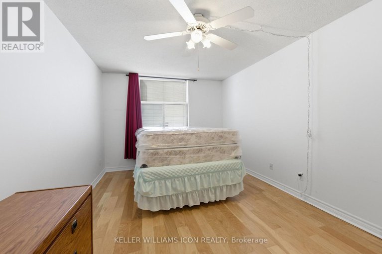 29399608/1011-2760-carousel-crescent/emerald-woodssawmill-creek/ottawa/ontario/K1T2N4_27