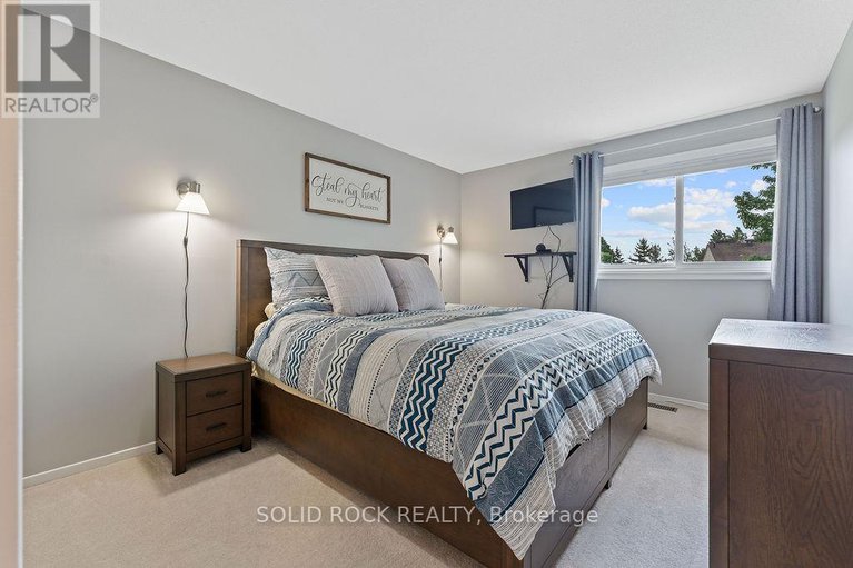 28618076/33-benlark-road/on-the-green/ottawa/ontario/K2J2L5_26