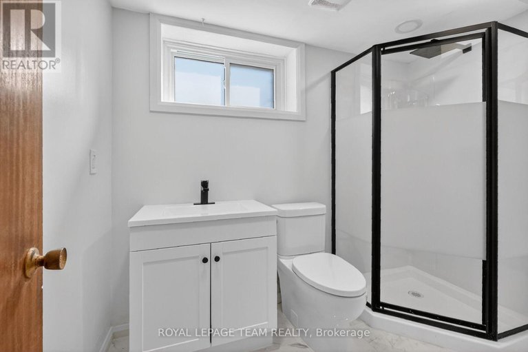 29579808/1318-albany-drive/bel-air-heights/ottawa/ontario/K2C2L9_31