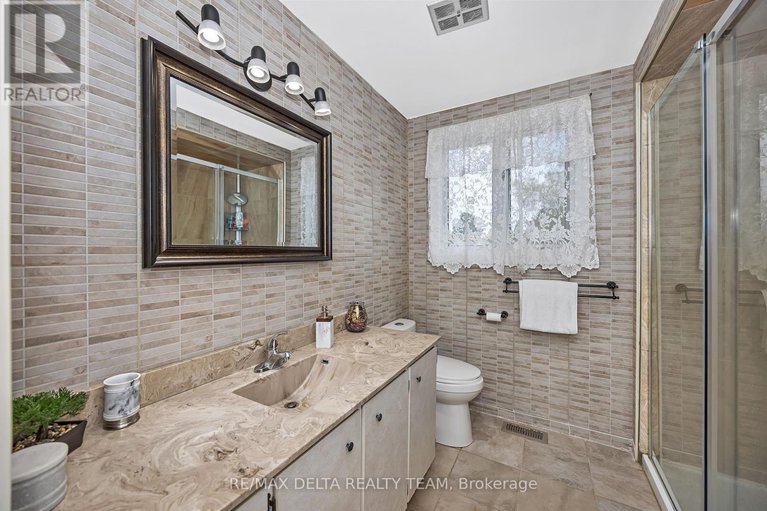 28904368/427-mockingbird-drive/chatelaine-village/ottawa/ontario/K1E2A8_24
