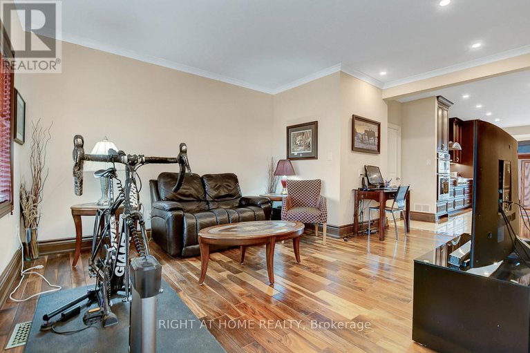 28184853/1271-field-street/bel-air-park/ottawa/ontario/K2C2P9_5