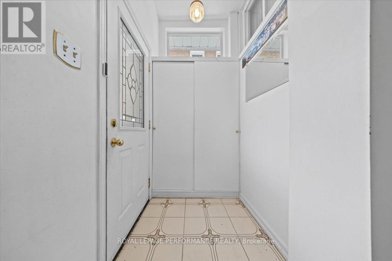 29481876/1075-secord-avenue/billings-bridge/ottawa/ontario/K1H8C7_3