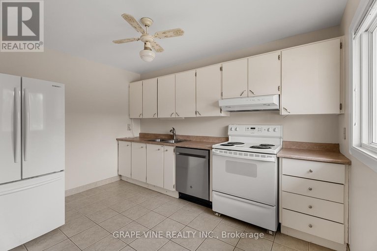 28628810/31-2671-pimlico-crescent/emerald-woodssawmill-creek/ottawa/ontario/K1T2A6_9