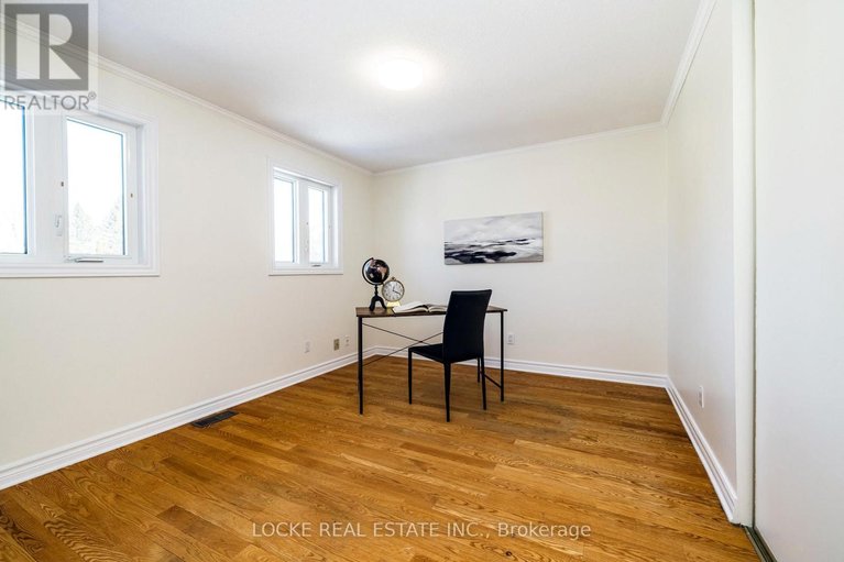 29535443/1404-forest-valley-drive/chapel-hill/ottawa/ontario/K1C5M8_30