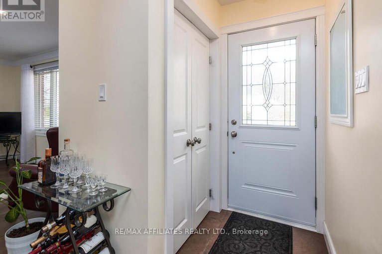 28591498/1941-haig-drive/elmvale-acres/ottawa/ontario/K1G2J9_2