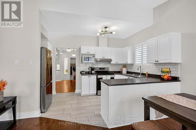 29225546/7-whitechapel-crescent/longfields/ottawa/ontario/K1S3G7_16