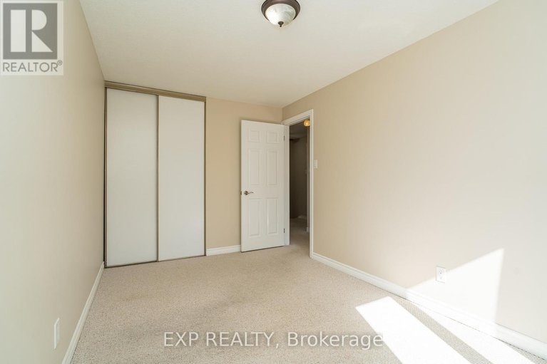 28995969/32-maple-view-crescent/centrepointe/ottawa/ontario/K2G5J6_32