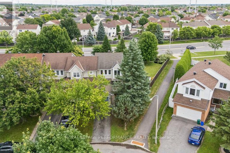28591914/1869-hennessy-crescent/fallingbrookgardenway-south/ottawa/ontario/K4A3X8_48