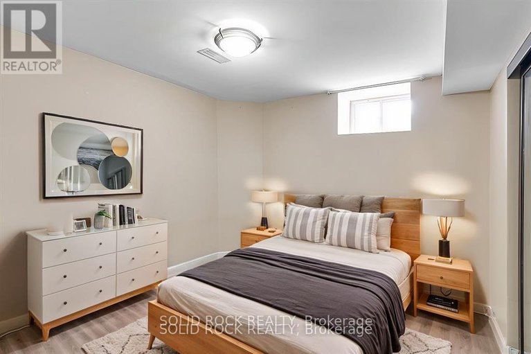 28411902/42-marchbrook-circle/rural-kanata-central/ottawa/ontario/K2W1A1_32