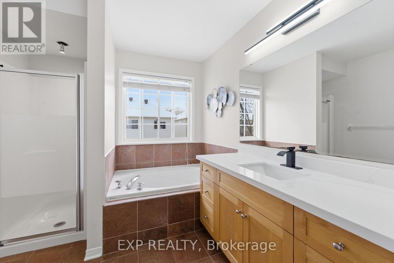 29437621/30-fieldberry-private/stonebridge/ottawa/ontario/K2J5E8_20