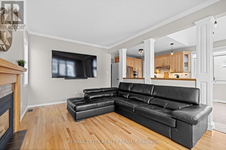 28543683/1591-winterport-way/fallingbrookpineridge/ottawa/ontario/K4A4C2_17