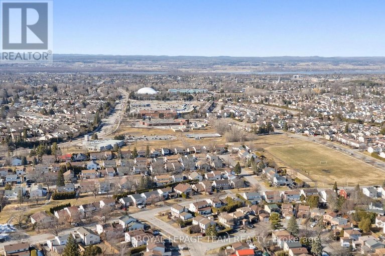29585057/6356-mary-jane-crescent/chateauneuf/ottawa/ontario/K1C3C2_46