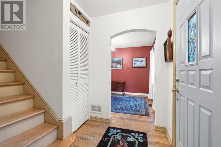 28932809/895-dundee-avenue/queensway-terrace-north/ottawa/ontario/K2B5T2_10