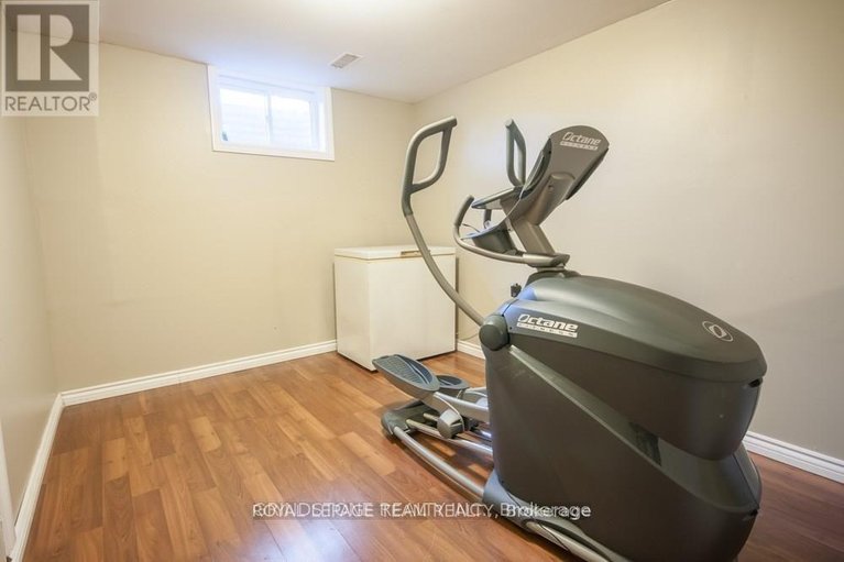 29666146/183-mcelroy-drive/glencairnhazeldean/ottawa/ontario/K2L1X7_18