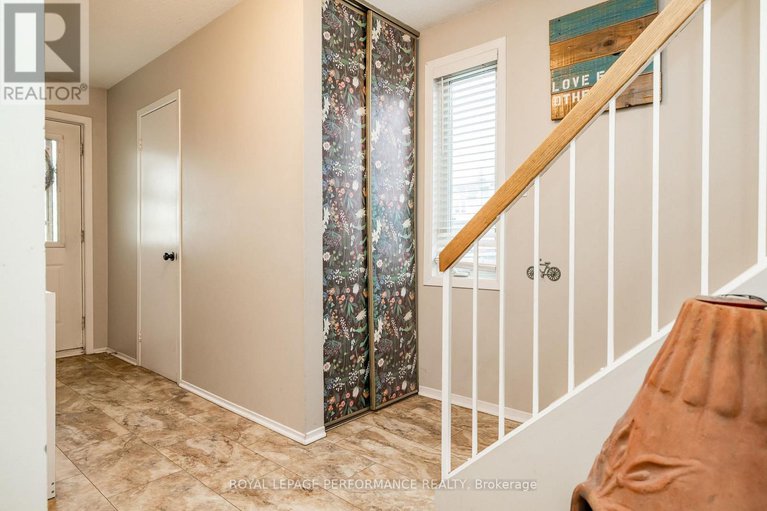 29148897/78-bujold-court/katimavik/ottawa/ontario/K2L3N8_3