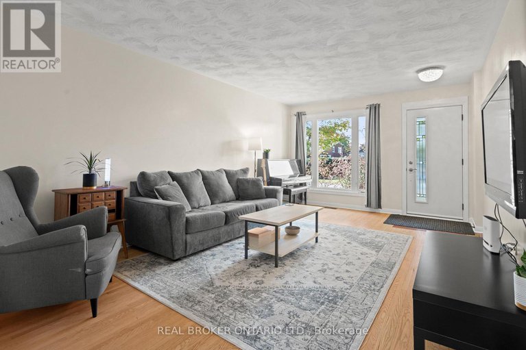 29028526/1229-cobden-road/queensway-terrace-southridgeview/ottawa/ontario/K2C2Z4_3