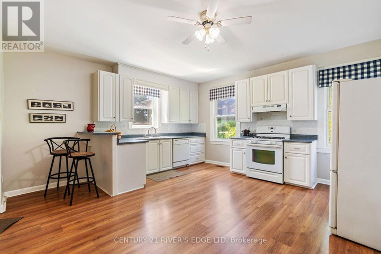 28632376/12084-lakeshore-drive/morrisburg/south-dundas/ontario/K0C1X0_8