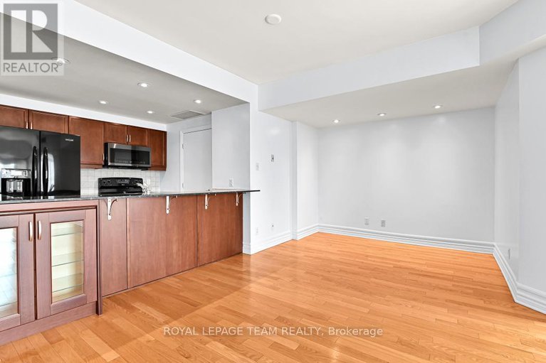 28538344/1306-200-rideau-street/sandy-hill/ottawa/ontario/K1N5Y1_15