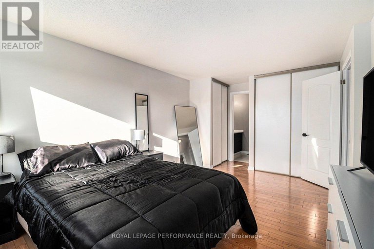 29045618/470-rougemount-crescent/fallingbrookgardenway-south/ottawa/ontario/K4A2Z2_16