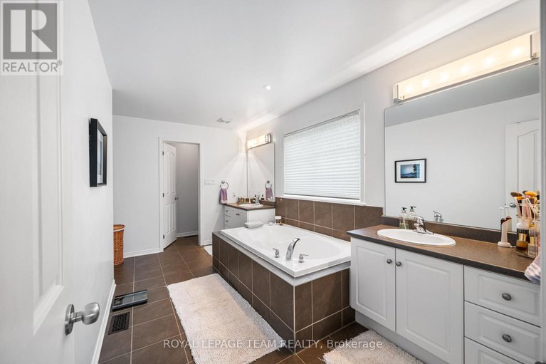 28373932/47-blackshire-circle/stonebridge/ottawa/ontario/K2J5M2_23