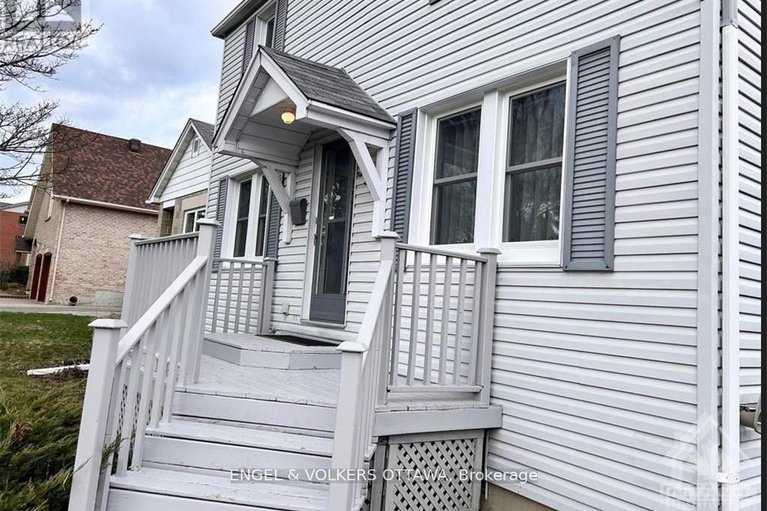 29567928/317-summit-avenue/alta-vistafaircrest-heights/ottawa/ontario/K1H5Z9_3