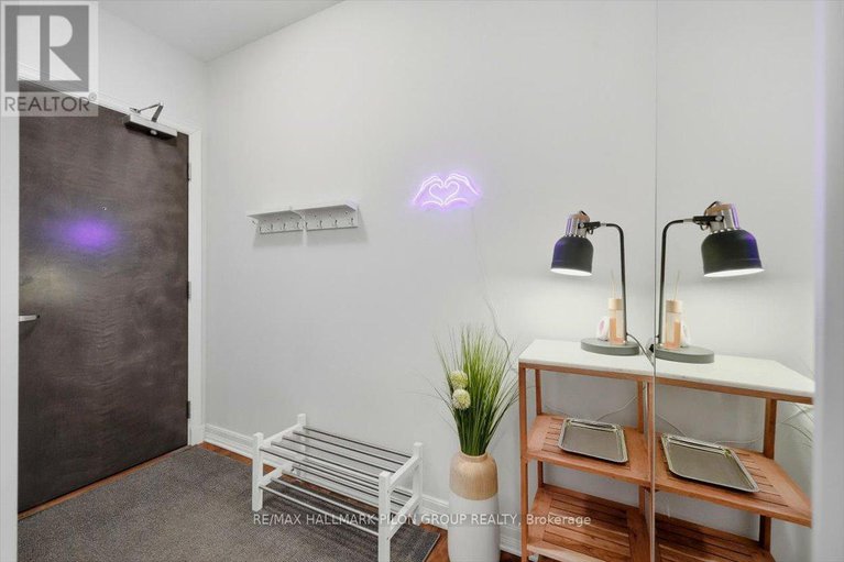 29239642/413-238-besserer-street/sandy-hill/ottawa/ontario/K1N6B1_17