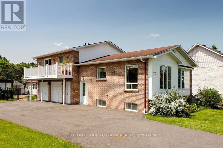 28548965/223-des-outaouais-street/town-of-rockland/clarence-rockland/ontario/K4K1G2_2