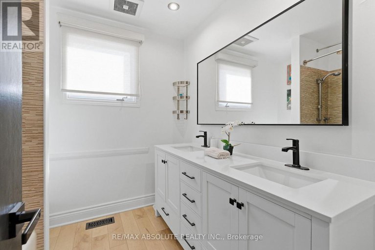 29407947/13-weatherwood-crescent/pineglencountry-place/ottawa/ontario/K2E7C5_42