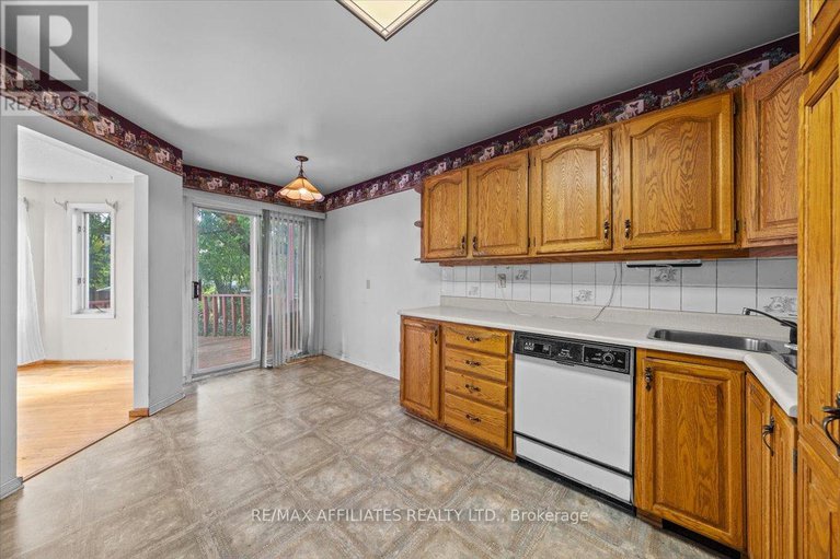 28835294/1024-miss-ottawa-street/beacon-hill-south/ottawa/ontario/K1J7B1_14